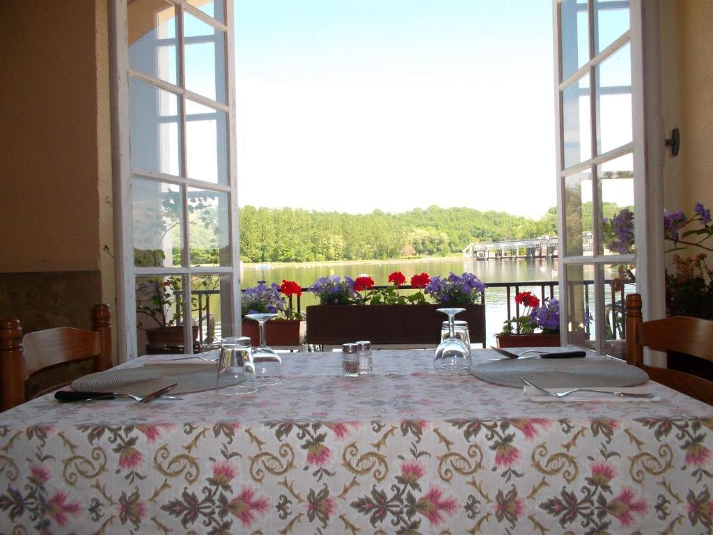 Le Barrage Hotel Mauzac-et-Grand-Castang Екстериор снимка